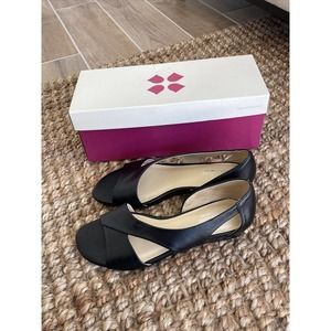 New Naturalizer Women's "Jutta" Black Faux Leather Flats Shoes 1" Heel Size 7M